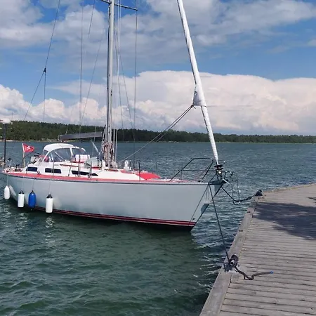 Lacoste Sailing Yacht For 6